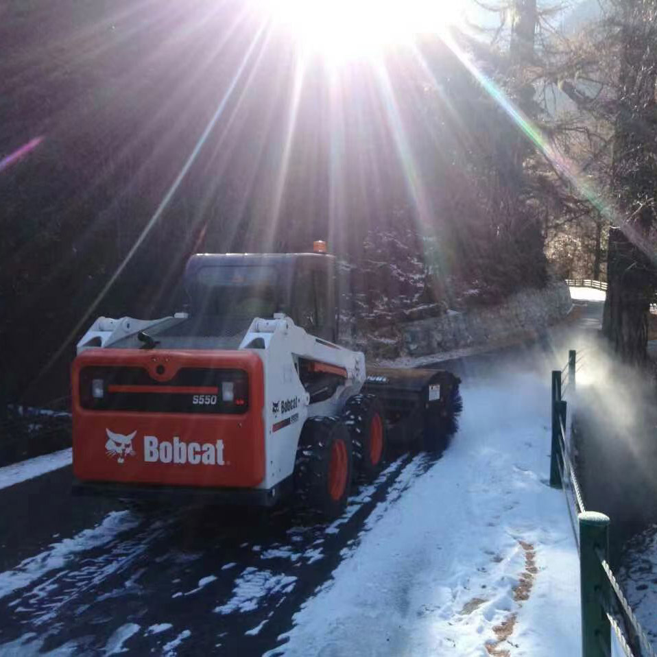 山猫扫雪车